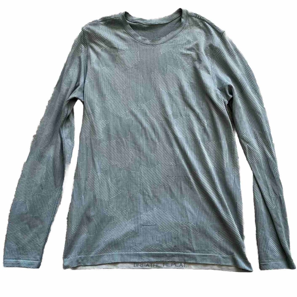 LULULEMON MENS PERFORATED LONG SLEEVE SHIRT SIZE MEDIUM ACTIVE WORKOUT